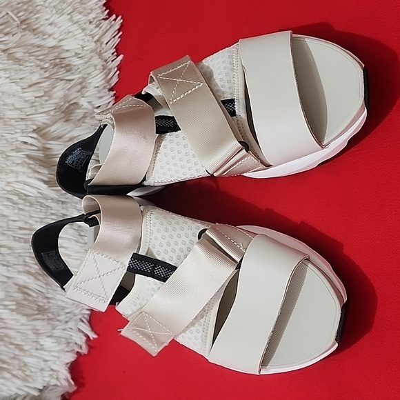 SOREL Kinetic Impact Black And Cream Sandal - Picture 2 of 9